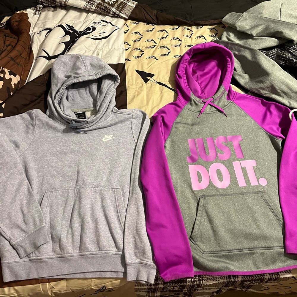 (2) EUC NIKE SWEATSHIRTS SIZE SMALL